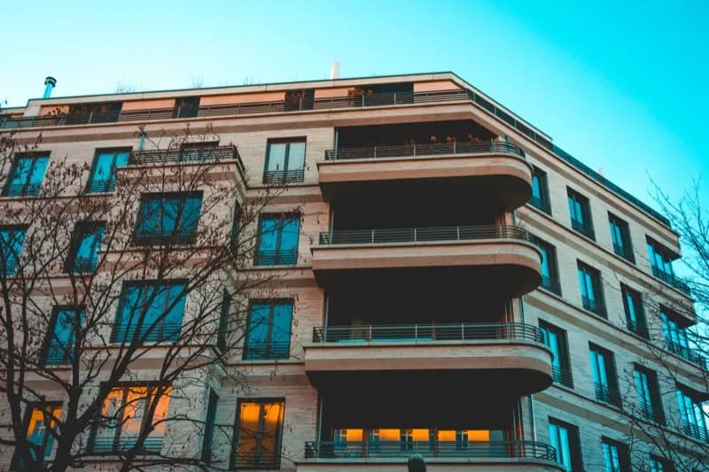 Wohnimmobilie als Symbol für den Immobilienverkauf mit BRK Immobilien